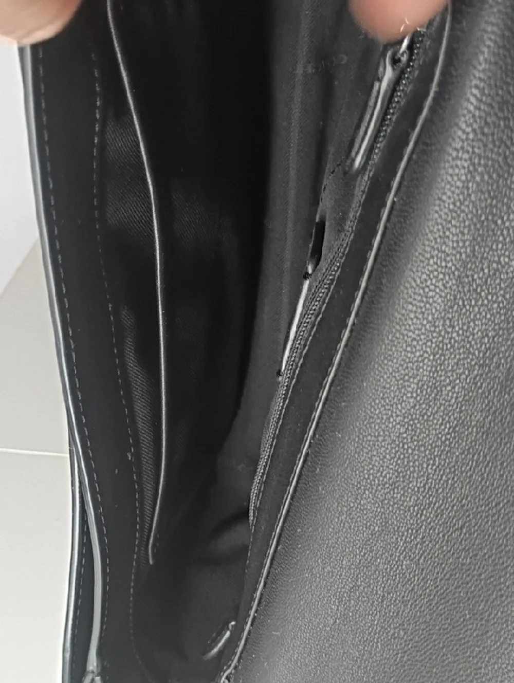 Coach Swagger Black Glovetanned Leather Chain Shoulder Bag 54640
